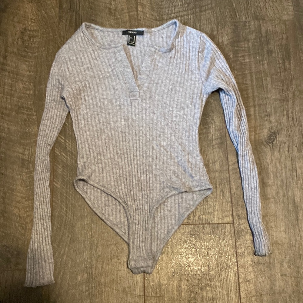 its a sweater its never been worn